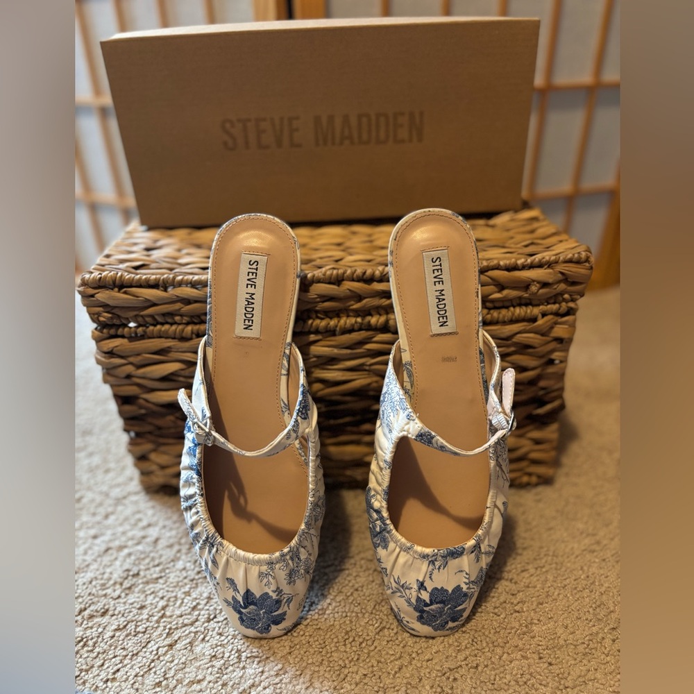 Steve Madden Blue Floral Women's Shoes
